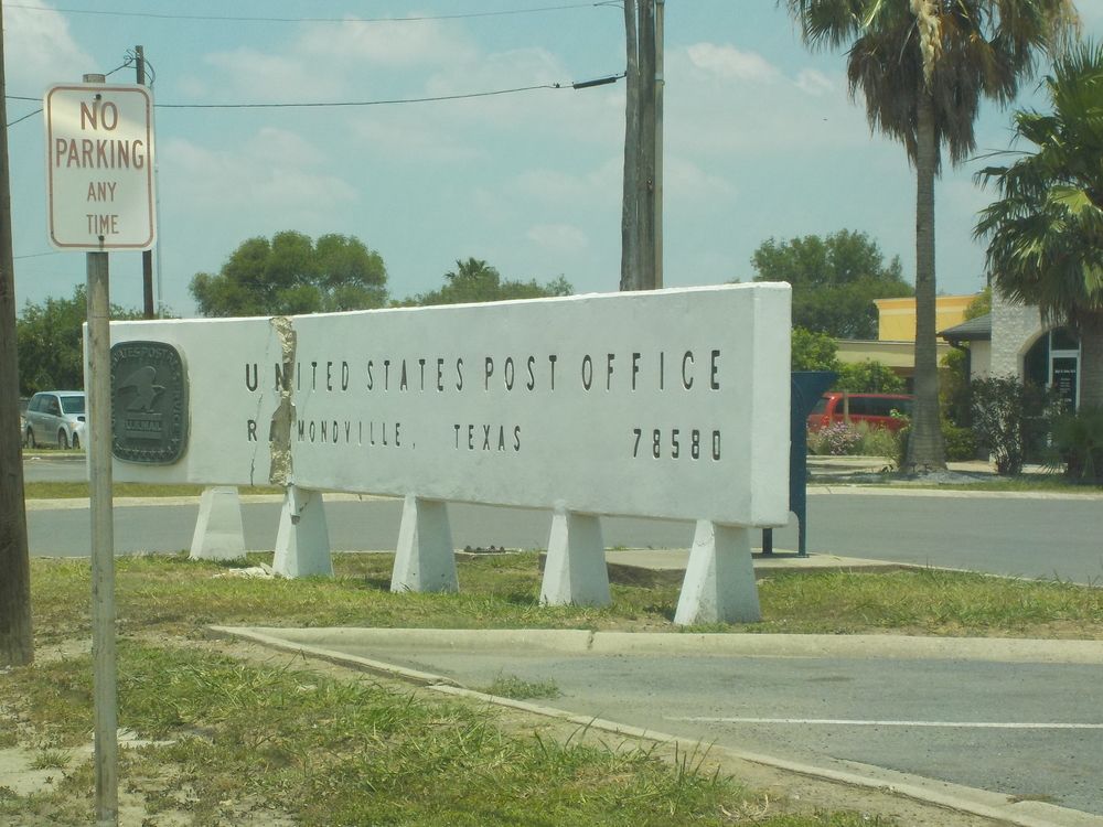 994 E Hidalgo Ave, Raymondville, TX 78580